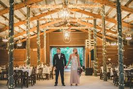 Ceilo Blu What S Not To Love About A 4 000 Sqft Barn Orlando Wedding Venues Outdoor Wedding Venues Orlando Wedding