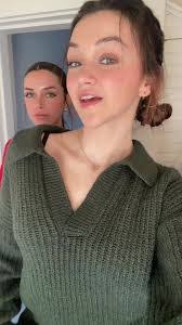 Samantha Barney's Instagram, Twitter & Facebook