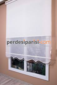 Stor perde, çift mekanizmalı bir çalışma sistemiyle çalışır ve yukarı ya da aşağı çekilebilen bir yapıdadır. Ekru Keten Ciftli Sistem Stor Perde Perdesiparisi Com