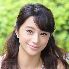 2003年の8月に『横浜・湘南オーディション2003』でグランプリを獲得、2004年の4月から『 cancam 』の専属モデルとなった 。2 2012年6月号で『cancam』の専属モデルを卒業したのち、 『 classy. é«˜æ©‹ãƒ¡ã‚¢ãƒªãƒ¼ã‚¸ãƒ¥ãƒ³ ã‚¢ãƒ³ã‚¸ãƒ£æ¸¡éƒ¨ é¼»ã«ã¤ã æ‰¹åˆ¤ã‚'è¬ç½ª ã‚¹ãƒãƒ¼ãƒ„å ±çŸ¥