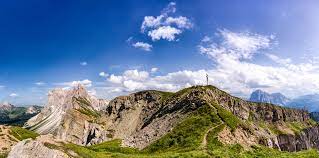Pour atteindre seceda vous avez le choix entre : Informations Seceda Cableways Ag Ortisei In Val Gardena Dolomites South Tyrol Italy