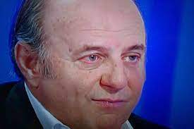 Storia della vita di gerry scotti, presentatore tv e attore italiano. Gerry Scotti A C E Posta Per Te Non Trattiene L Emozione E Piange
