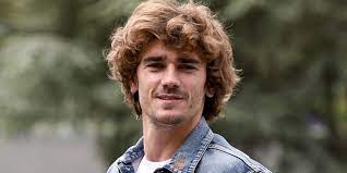 Antoine griezmann zeigt sich zum trainingsstart mit einer gewöhnungsbedürftigen frisur. Griezmann Zum Fc Barcelona Ausstiegsklausel Uber 800 Millionen Euro Transfermarkt Derstandard At Sport