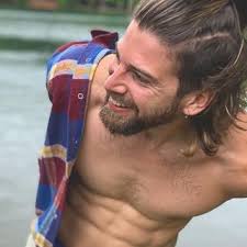 Email Address of @connorglyons Instagram Influencer Profile