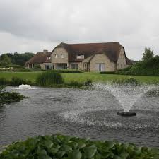 A quarter acre pond, depending on the depth, will be about 325,000 gallons to 500,000 gallons. Kasco 3400vfx 3 4 Hp Floating Fountain 1 2 Acre Ponds Free Shipping Pondusa Com