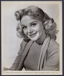 Cara Williams's Instagram, Twitter & Facebook