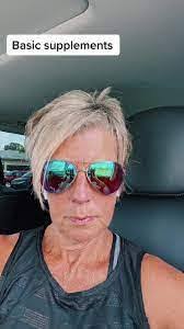 Tracy Helwig's Instagram, Twitter & Facebook