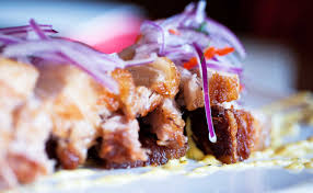 Ají de gallina, ceviche, yuca, plátano frito. Pisco 41 Restaurante Peruano Con El Morro Fino