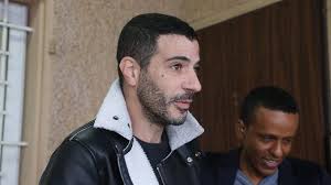 בימים של שטף בלתי פוסק של מסרים ואינפורמציה, גיא זהר מנסה לעשות סדר. Pictures House