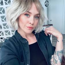 Amanda Birk's Instagram, Twitter & Facebook