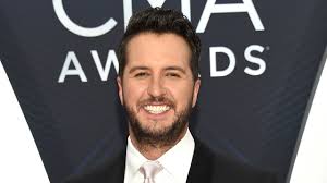 Luke Bryan brushes off onstage fall after slipping