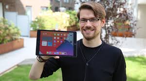 It was announced at apple's 'time flies' event on 15 september 2020 and released on 18 september 2020. Ipad 10 2 2020 Test Specs News Preise Alle Infos Computer Bild