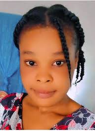 Gianni Infantino a présenté le trophée de la Coupe du Monde des Clubs à  Donald Trump à la Maison Blanche. Un trophée "unique" qui s'ouvre avec une  clé ! 🔑🏆 Le président