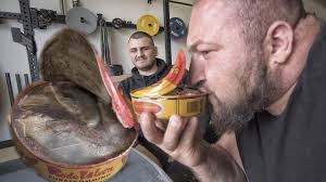 Ich rate ihnen stets zu erforschen, ob es bereits erfahrungen mit dem mittel gibt. Surstromming Challenge Fail Der Absolute Kotzfisch Aus Schweden Youtube