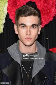 856 Emma Kane Photos & High Res Pictures