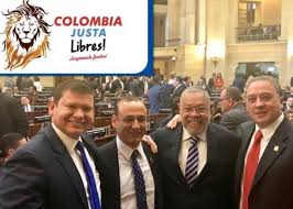 El hecho ocurrió en la mañana del pasado jueves, 5 de agosto, mientras hacía presencia en la galería de la nave y presentaba su precandidatura presidencial. Pastor Y Politico El Poderoso John Milton Rodriguez Quiere Ser Presidente Las2orillas