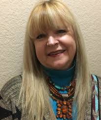 Bobbi Bell's Instagram, Twitter & Facebook