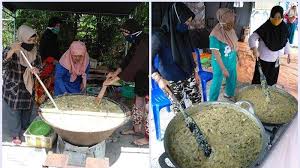 Lebih nikmat lagi jika dicampurkan dengan krupuk dan sambal, yang pastinya bubur dari manado ini nikmatnya dijamin bikin ketagihan. Begini Rahasia Lezatnya Bubur Asyura Bikinan Warga Sungaibaru Ada 41 Macam Rempah Dan Sayur Banjarmasin Post