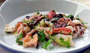 Prepara subito una deliziosa insalata di verdure cotte con la quinoa nera, per un antipasto o un piatto unico ricco di elementi nutritivi. Insalata Di Mare Nel Modo Migliore Semplice Ed Essenziale