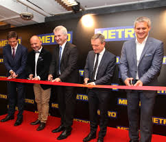 Der metro markt in düsseldorf feiert an diesem wochenende seine neueröffnung!wir haben schon jetzt einen kleinen rundflug durch den. Tk Report Minus 18 Metro Repositioniert Abholgeschaft