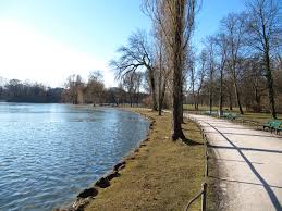 Established in 1789, the englischer garten also is the oldest public park in the world. Kleinhesseloher See Im Englischen Garten Munchen
