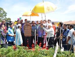 Maklumbalasaduan@zakatselangor.com.my dapur ramadan asnaf selangor merupakan program tahunan zakat selangor. Lembaga Zakat Selangor Mais Halaman 39