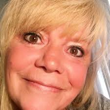 Janet McCarter (@eyesbyjanet)