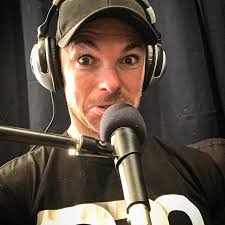 🎤 6 years ago today I started a podcast for fun. Now it's my full time  job! It's now one of the biggest podcasts in Australia and I truly believe  that's because