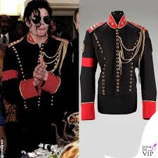The official michael jackson twitter page. Asta Da Record Dal Cardigan Di Cobain All Abito Di Lady Gaga Lookdavip