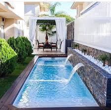 Esta Si Que Podria Ser Una Idea En La Entrada Small Backyard Pools Small Pool Design Backyard Pool