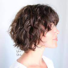 Layered Messy Bob For Wavy Hair Wavybobhairstyles Short Shag Hairstyles Wavy Bob Hairstyles Haircuts For Curly Hair