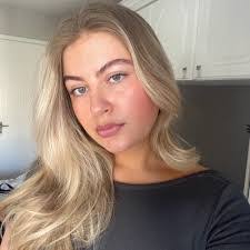 Emma Cleary's Instagram, Twitter & Facebook