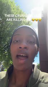 Hilarious Kourtney Kardashian Crumbl Cake Review