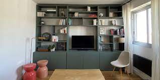 Le plaisir d'avoir un meuble taillé selon ses envies, dessiné au millimètre près, réalisé par des artisans et installé à la maison. Fabriquer Une Bibliotheque Sur Mesure En Bois Notre Pas A Pas Marie Claire