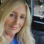 Donna Dotts's Instagram, Twitter & Facebook