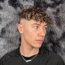 Gang brandished meat cleaver, hammer and knife outside Freeman Street bar