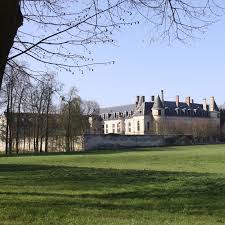 Villers Cotterets Est L Oeuvre De L Infatig Chateau Chateaux Abandonnes Chateau France