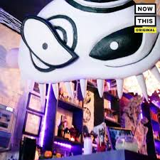 Member of howard sterns wack pack. Tim Burton Themed Bar Beetle House Opening In Los Angeles Scarepop