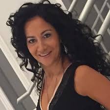 Carmela Moretti (@carmmoretti)