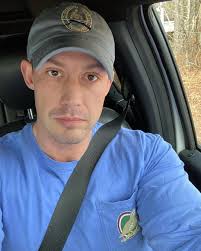 johnny joey! Good morning everybody. 🥰