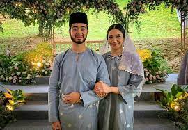 Menjadi ratu sehari di hari paling bahagia tak harus selalu serba heboh loh! Baju Nikah Simple Wedding Photos Poses Nikah Dress Muslim Wedding Photos