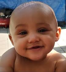 Can someone please make this photo pop! My Baby turned 7mths today.