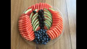 If you are having people over for christmas, here are a few alternative ideas to the typical fruit and veggie trays people tend to set out. Summer Watermelon Tray Fruta Con Patiila Arreglo De Frutas Con Patilla Youtube