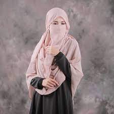 Pin By Shamimi Matnor On Muslimat Niqab Woman In Burka Hijab Chic