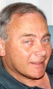 Robert Siems's Instagram, Twitter & Facebook