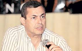 Roberto Grimaldo desmantela su cuadra