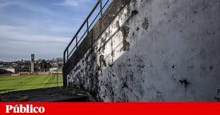 Töögraafiku täpsustamine on võimalik määratud telefoni jaoks: Os Paineis Do Estadio 1Âº De Maio Foram Vandalizados E Todo O Edificio Esta Ao Abandono Braga Publico