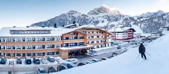 Hier, auf 1.400 m seehöhe, befindet sich unser apartment, von dem aus es sommer wie winter direkt ins bergerlebnis geht. Hotel Gartnerkofel Hermagor Karnten Osterreich We Are Travel