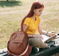 Amazon.com: CASEEK Mochila para mujer de cuero: bolso de hombro convertible  de moda para mujer, mochila de viaje con correa para la muñeca, 1-1 Marrón  ...