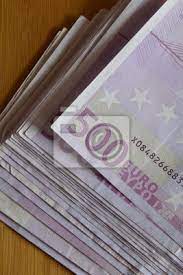 This site is 100% for entertainment purposes only and does not involve real crash 2020 500 euro scheine sammeln money betting. Ein Bundel 500 Euro Scheine Liegt Auf Einem Tisch Leinwandbilder Bilder Gesetzliches Zahlungsmittel Aufnahme Wert Myloview De